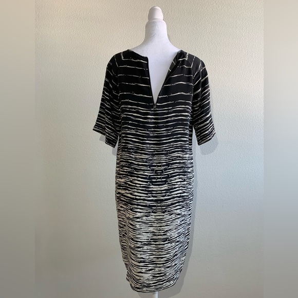 LIKE New, VINCE Black and Cream 100% Silk Shift with Pockets Dress, XS - Picture 4 of 16